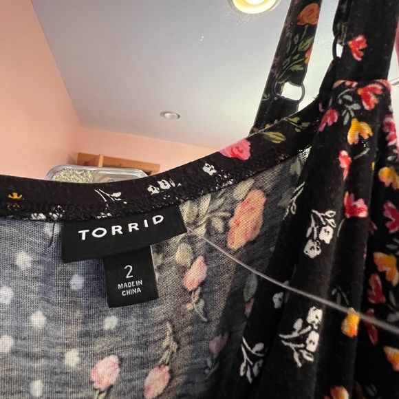 Torrid black flowered dress. Size 2x - Picture 2 of 5